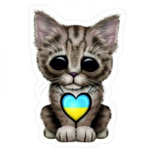 Милый котенок с украинским флагом в виде сердца